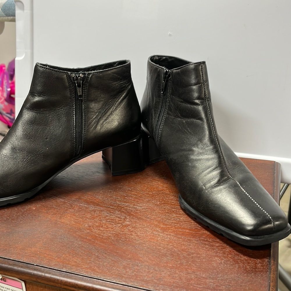 J-Ecco black ankle boots size 7